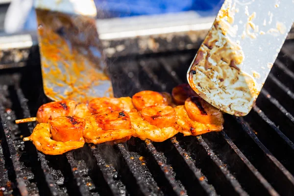 Cucinare le carni al barbecue — Foto Stock