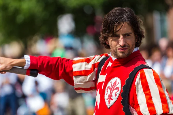 Flag trowing performance at annual Italian Festival — Stock Photo, Image