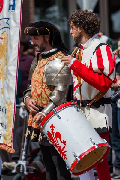 Flaga trowing występ włoski Festiwal — Zdjęcie stockowe