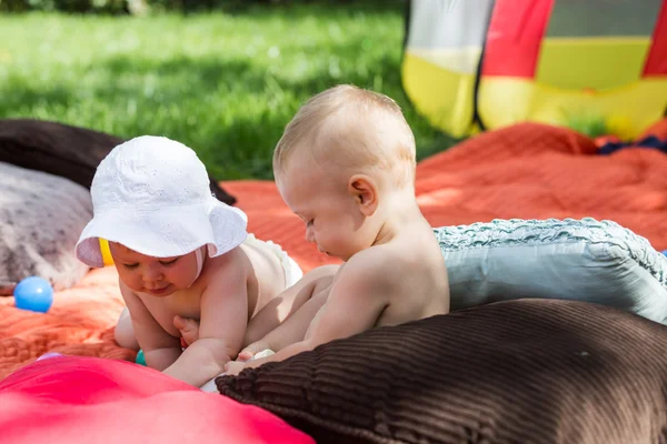 Carini i bambini — Foto Stock