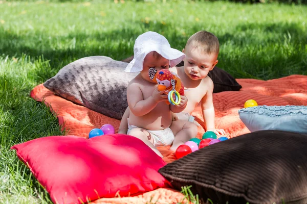 Carini i bambini — Foto Stock