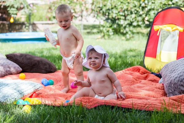 Cute babies — Stock Photo, Image