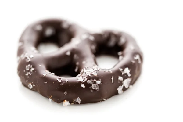 Pretzel al cioccolato con sale marino — Foto Stock