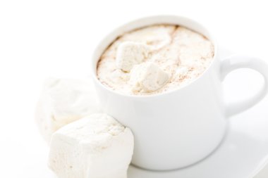 çikolata yudumlarken