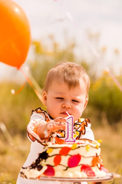 Bebé niña fiesta de cumpleaños — Foto de Stock