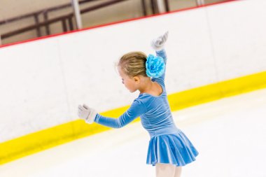 Kız pratik Artistik buz pateni