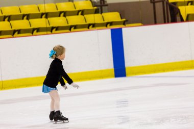 Kız pratik Artistik buz pateni