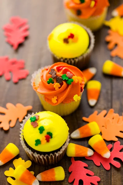 Prăjituri galbene și portocalii — Fotografie, imagine de stoc