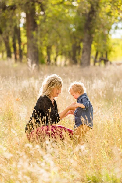 Familie. Mutter und Kind — Stockfoto