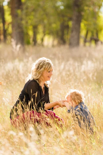 Family. Mother and child — Stock Photo, Image