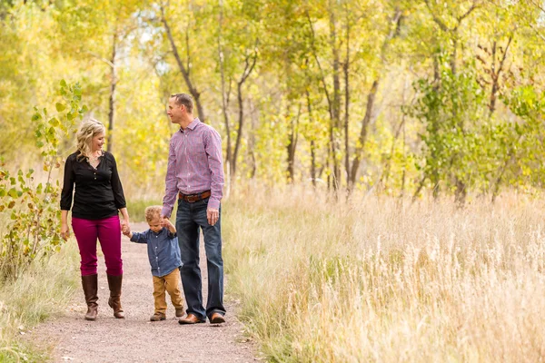 Famiglia. Genitori e figli — Foto Stock