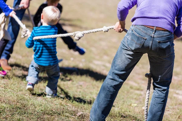 Rope pulling — Stock Photo, Image