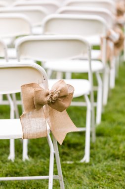 önce düğün töreni.