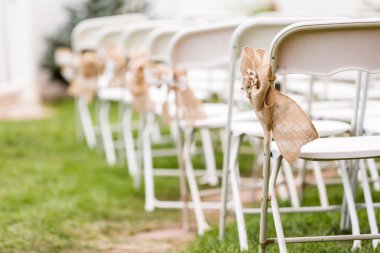 önce düğün töreni.