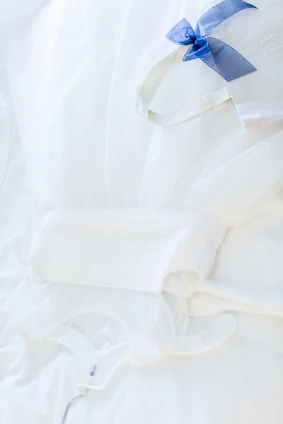 Белая сумка для свадьбы — стоковое фото