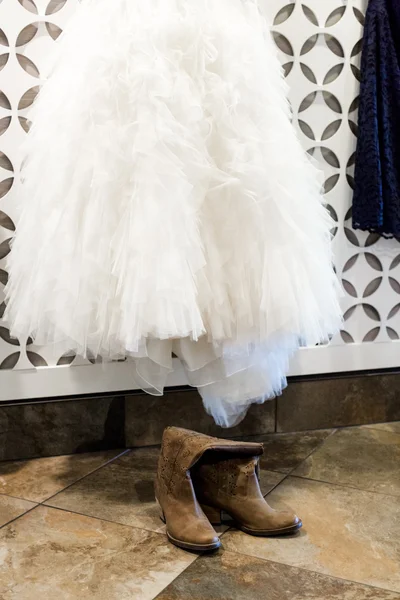 Wedding dress hanging — Stock Photo, Image