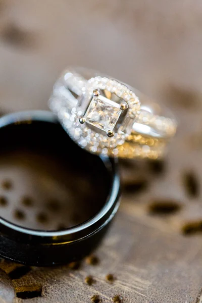 Wedding rings — Stock Photo, Image