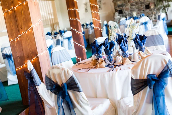 Salle de banquet décorée pour mariage — Photo