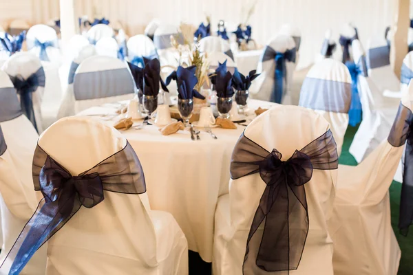 Sala banchetti decorata per il matrimonio — Foto Stock