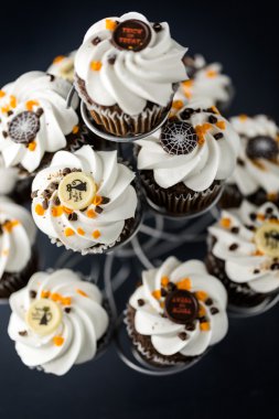 çikolata Cadılar Bayramı cupcakes