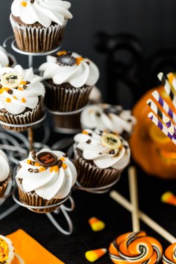 çikolata Cadılar Bayramı cupcakes