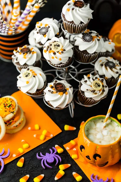 Chocolate Halloween cupcakes — Stock Photo, Image