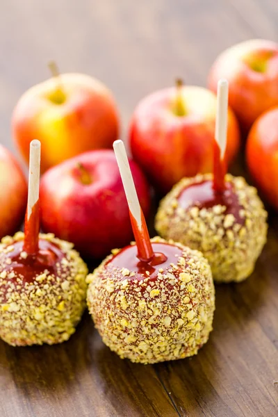 Карамельные яблоки — стоковое фото