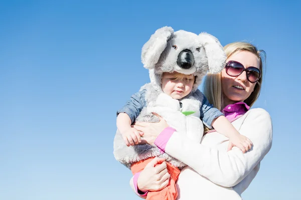 Bambini carini in costumi di Halloween — Foto Stock