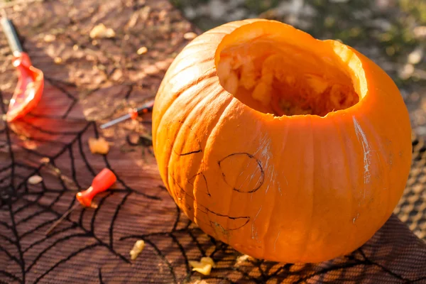 Pumpkin carving — Stock Photo, Image