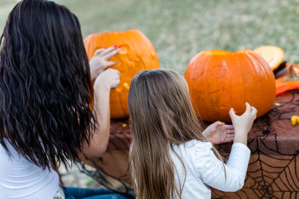 Pumpkin carving — Stock Photo, Image