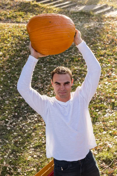 Pumpkin carving — Stock Photo, Image