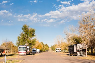 Sonbahar Colorado'da kamp.
