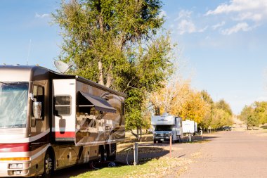 Sonbahar Colorado'da kamp.