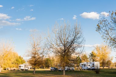 Sonbahar Colorado'da kamp.