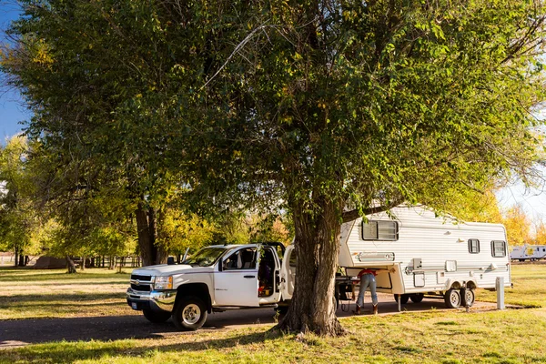 Camping in het najaar van colorado. — Stockfoto