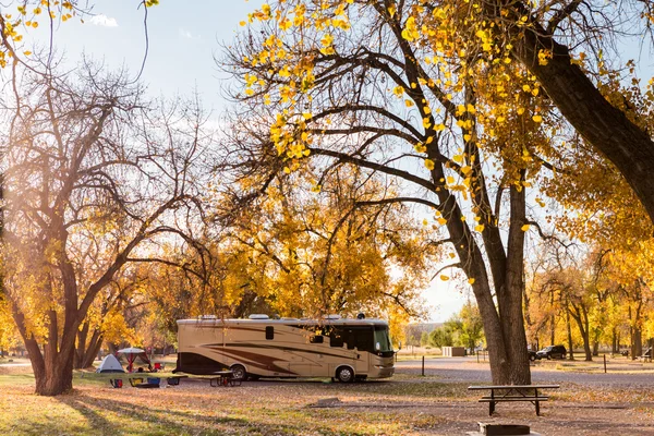 Acampar no outono Colorado . — Fotografia de Stock