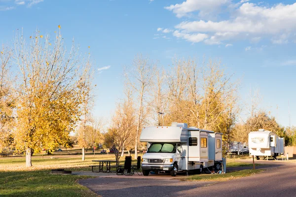 Acampar no outono Colorado . — Fotografia de Stock