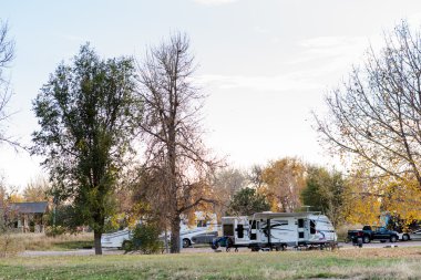 Sonbahar Colorado'da kamp.