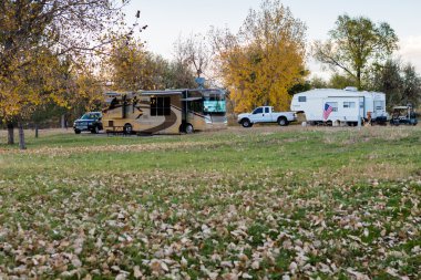 Sonbahar Colorado'da kamp.