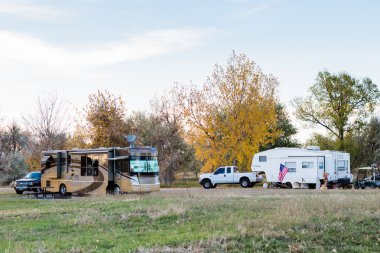 Sonbahar Colorado'da kamp.