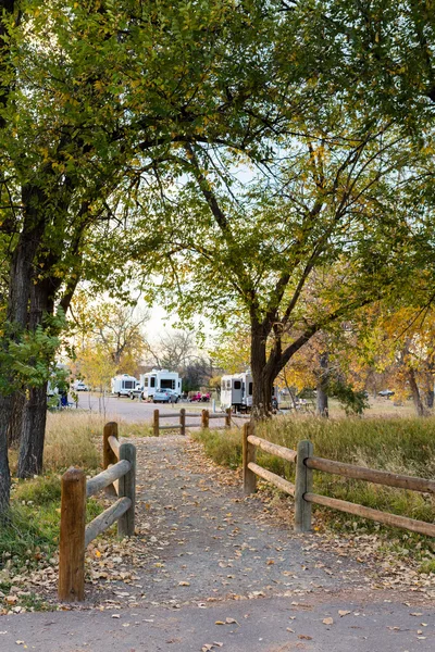 Sonbahar Colorado'da kamp.