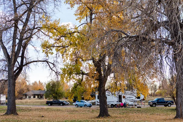 Camping in het najaar van colorado. — Stockfoto