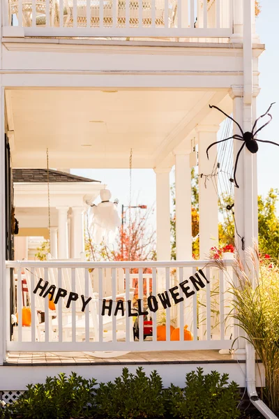 House veranda inredda för Halloween — Stockfoto