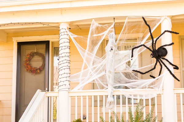 House veranda inredda för Halloween — Stockfoto