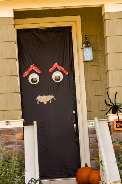 Alpendre da casa decorado para Halloween — Fotografia de Stock