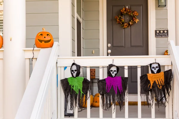 Porche de la maison décorée pour Halloween — Photo