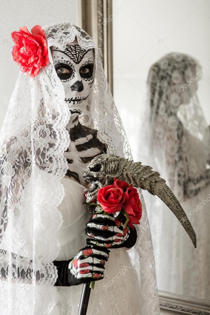 Woman with dead bride make up at Halloween