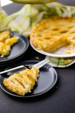 ev yapımı şeftalili pasta