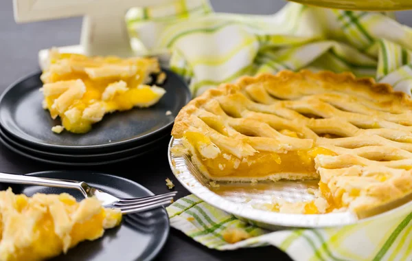 Pastel de melocotón casero — Foto de Stock