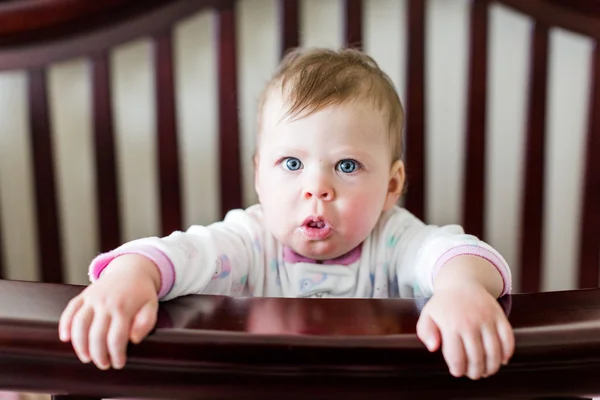 Bonito bebê menina — Fotografia de Stock